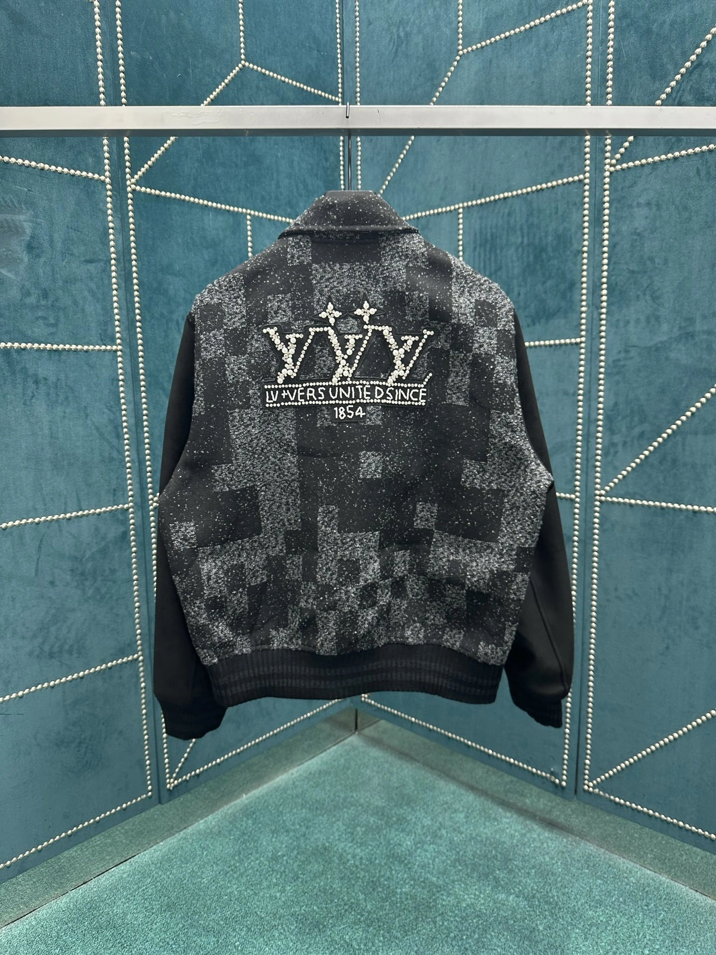 wg.luxury- 8V item:E-F000H2519